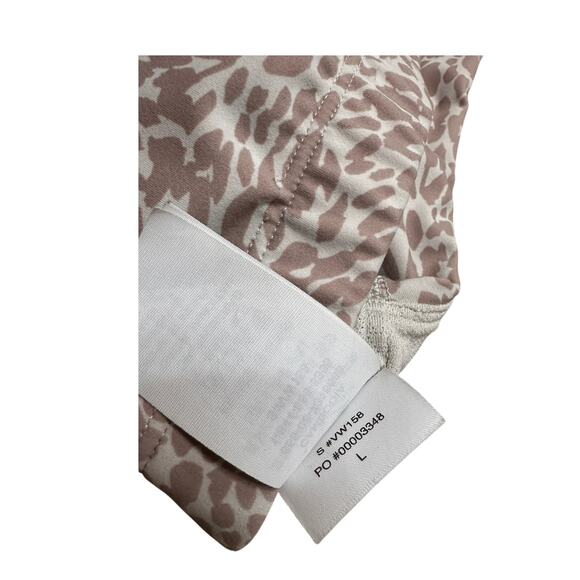 Vuori Sports Bra Women’s Size L Cheetah Print - Picture 5 of 5